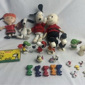 Vintage 60s/70s Snoopy/Peanuts Lot- 23 Pieces